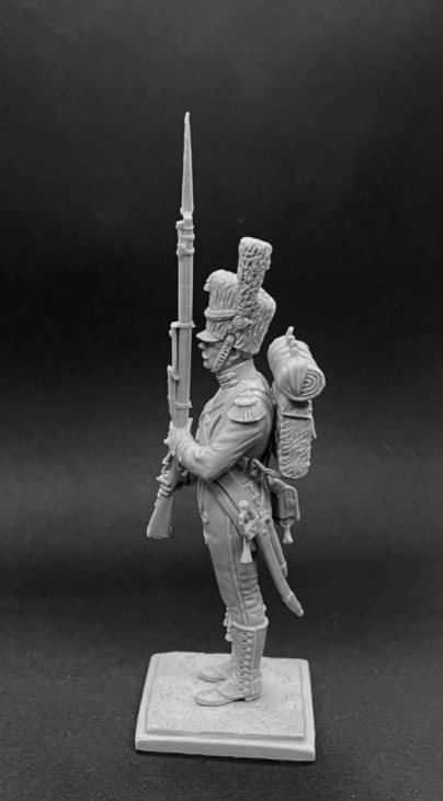 CHM-54263. Карабинер элитной роты батальона гвардейских егерей, Вестфалия 1808-13 гг. 54 мм. Материал - смола. Chronos Miniatures