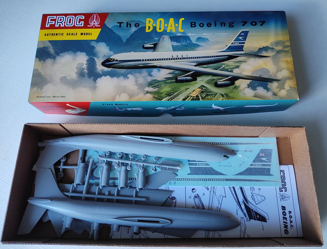 349 Сборная модель самолета Boeing 707 BOAC FROG
