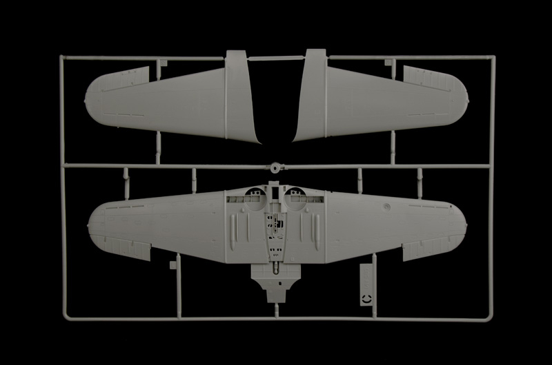 2841ИТ USN SBD-3 Dauntless Italeri