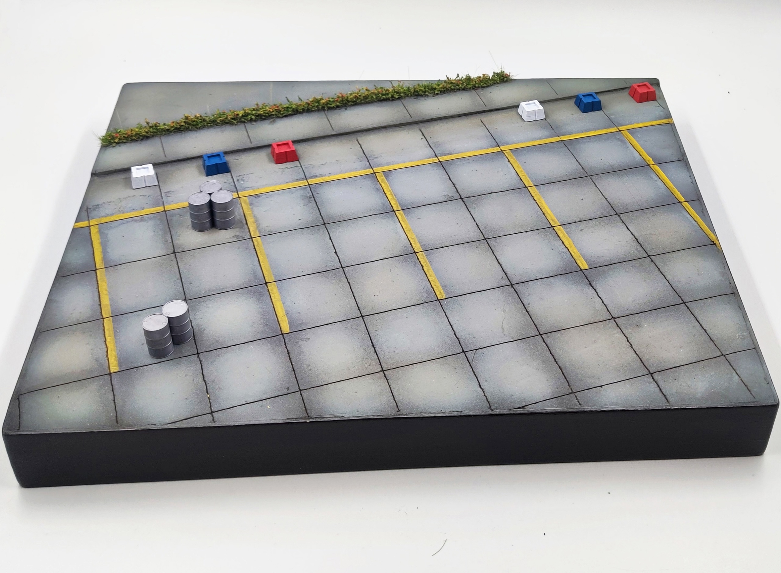 HE-48040 Подставка показ Размер 30х35см (Неокрашенные аксессуары в комплекте)