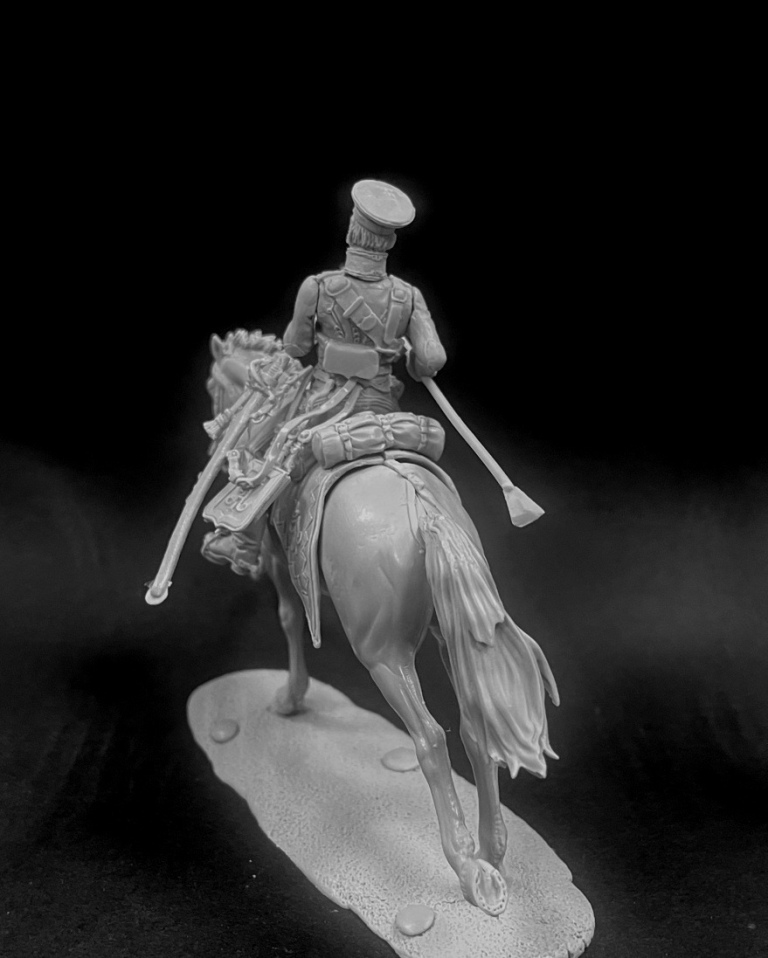 CHM-54356. Русский гусар с пикой, 1812 г. (2 варианта головы). 54 мм. Материал - смола. Chronos Miniatures