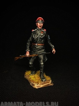 5107ТБ Рядовой Корниловских ударных полков бегущий с винтовкой